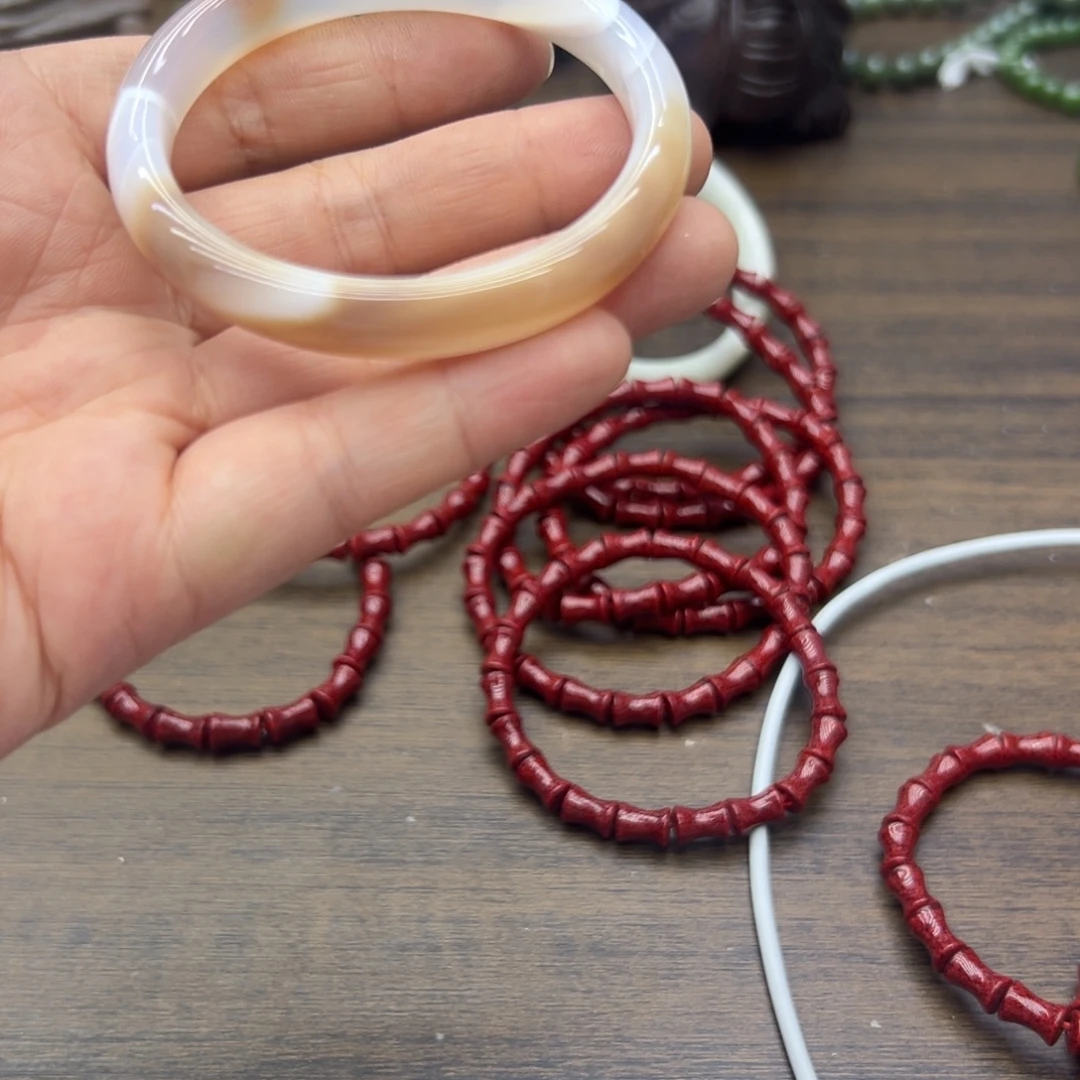 玛瑙/玉髓未镶嵌手镯54.1圈围304