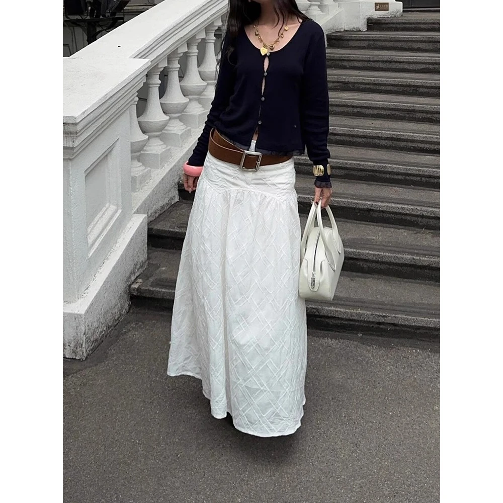 小众立体格纹剪花白色半身裙女夏季设计感百搭高腰a字裙显瘦长裙