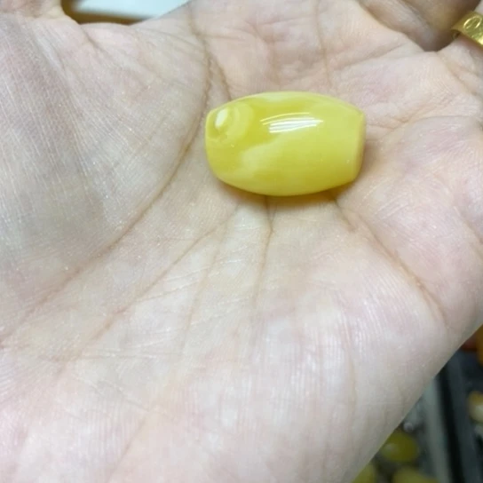 蜜蜡未镶嵌裸石吊坠