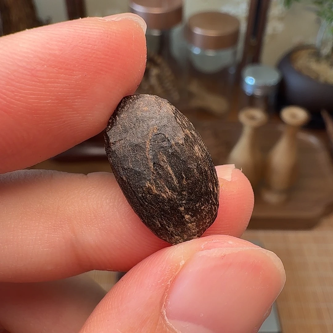 沉香香港西贡棋韵瓜子