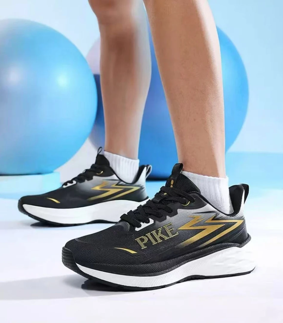 P秋季男女款软底透气休闲运动鞋