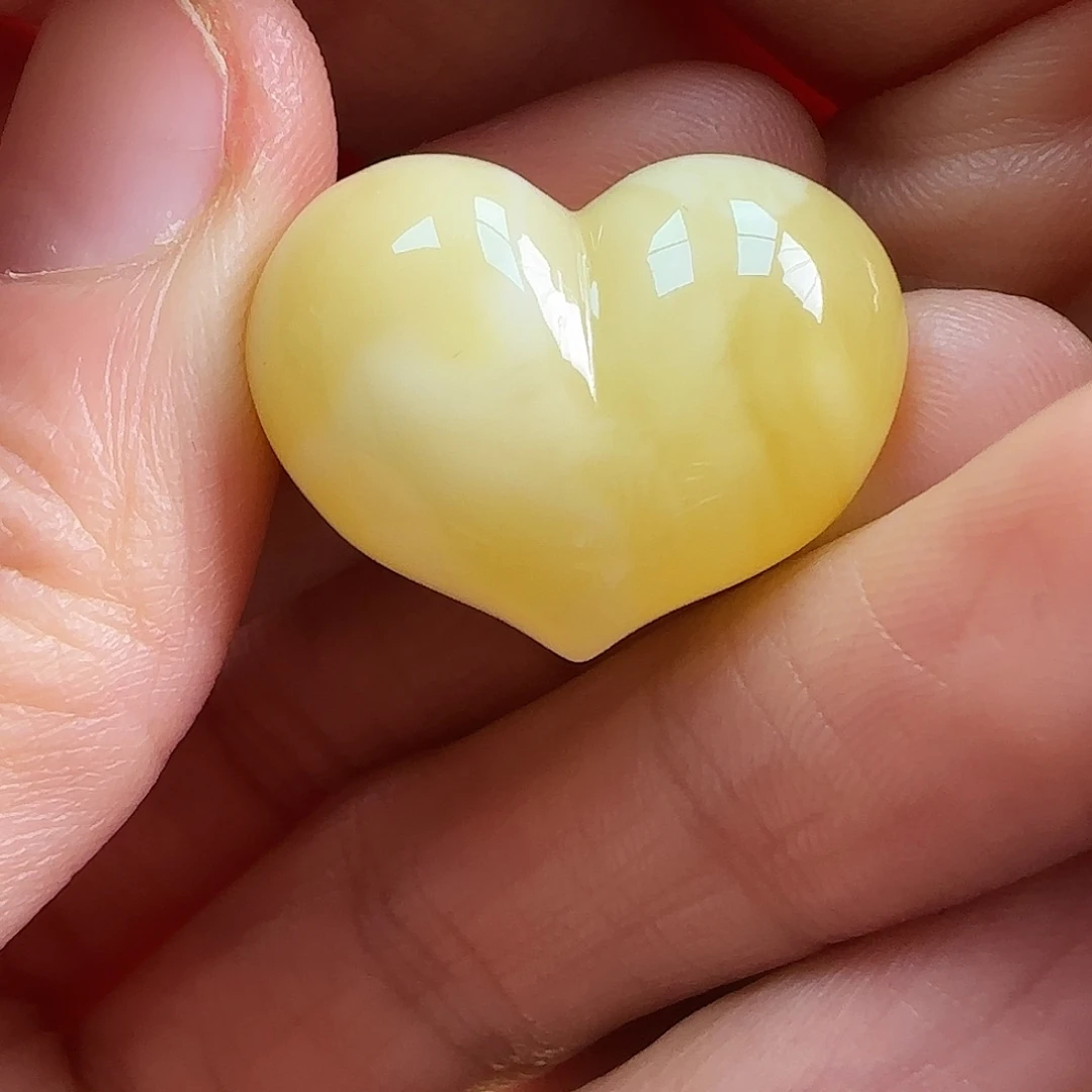 蜜蜡未镶嵌珠宝奇石