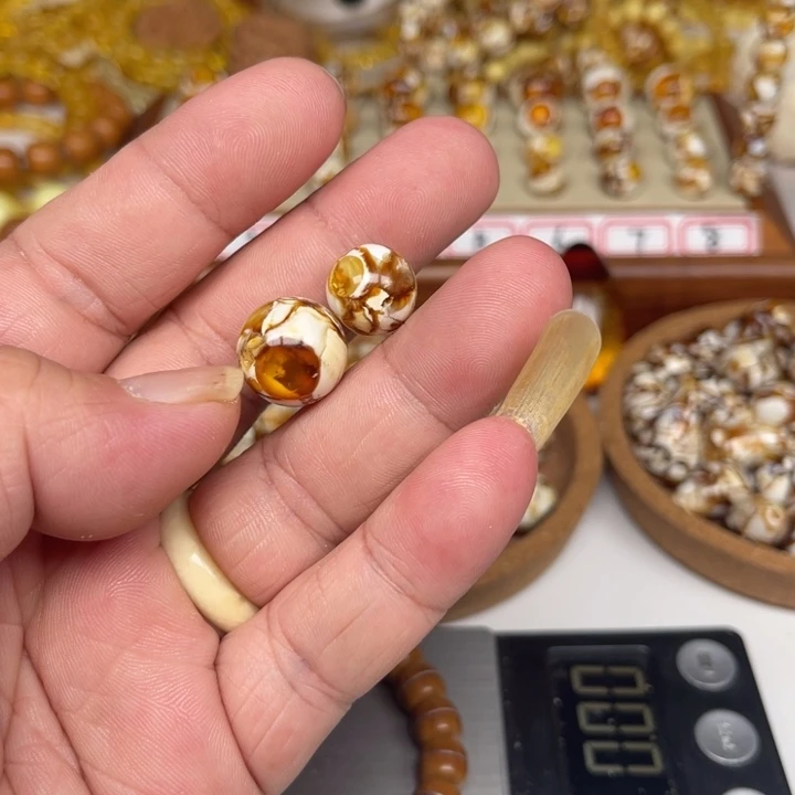 琥珀裸石未镶嵌打****头100号