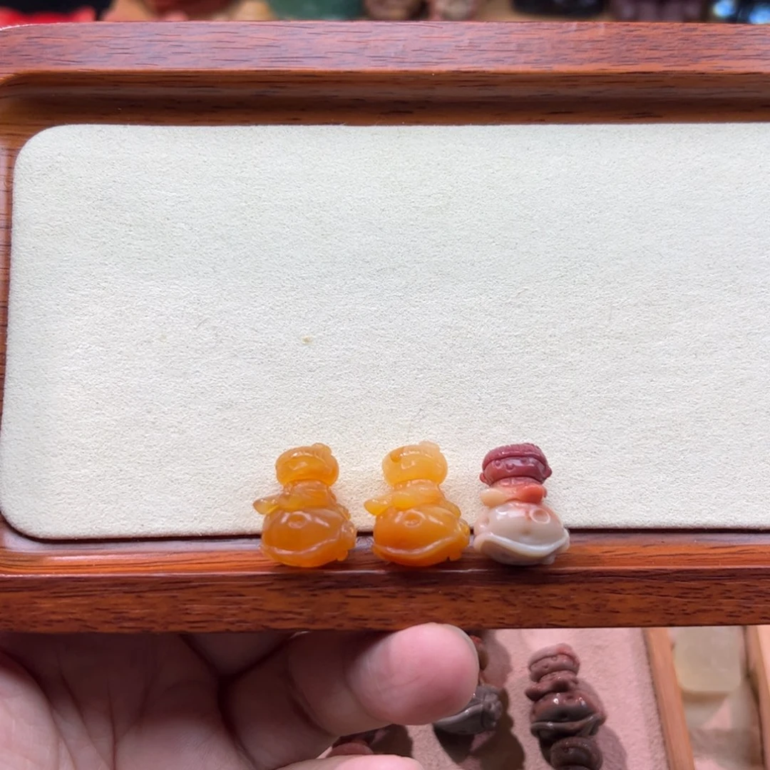 八***块未镶嵌石英质玉珠宝奇石