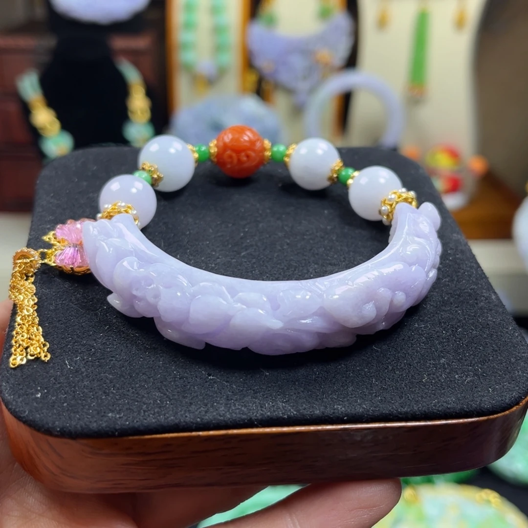 翡翠未镶嵌颈饰天然翡翠半镯