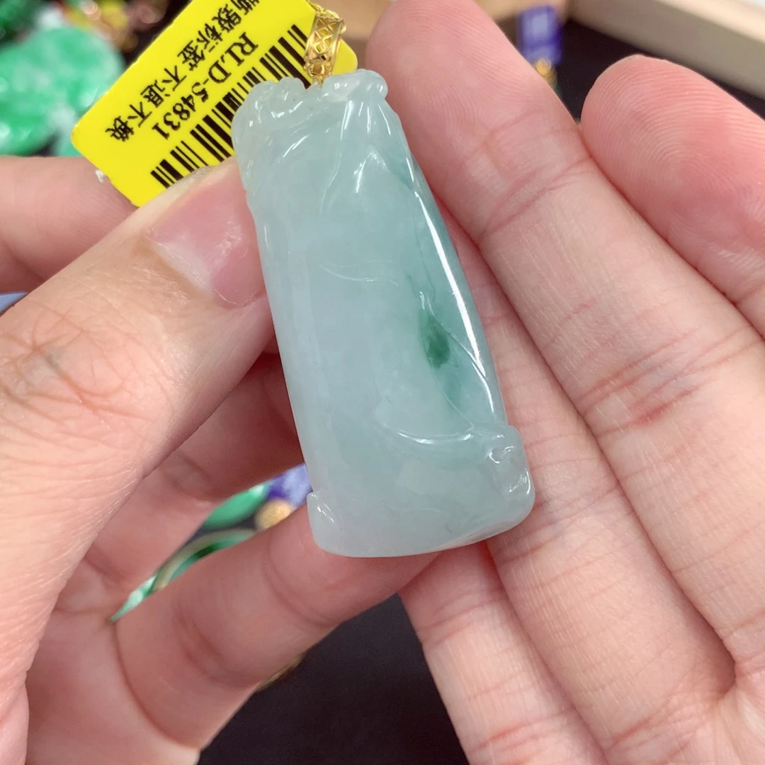 颈饰18K金镶嵌翡翠