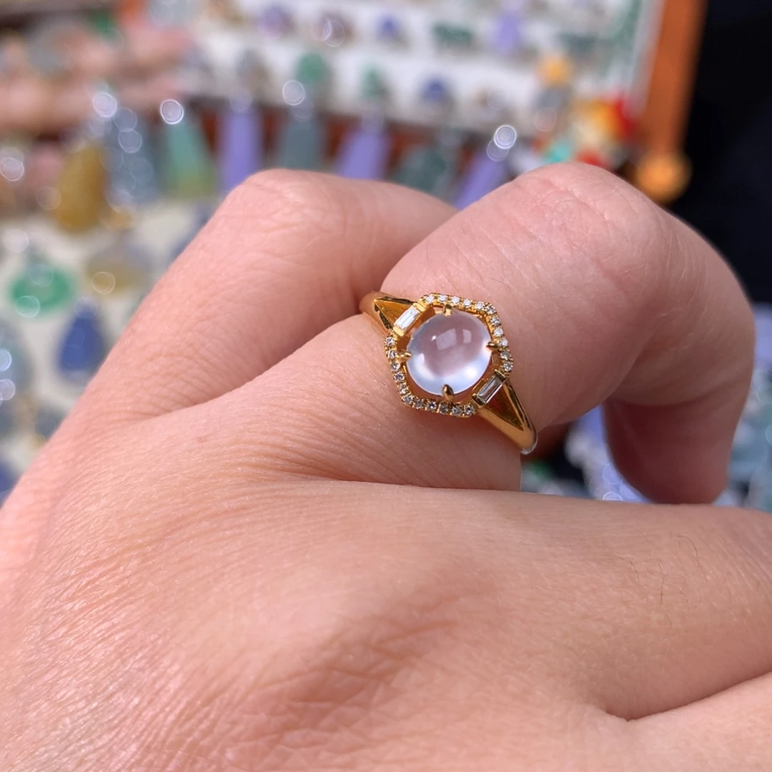 18K金镶嵌戒指翡翠蛋面戒指