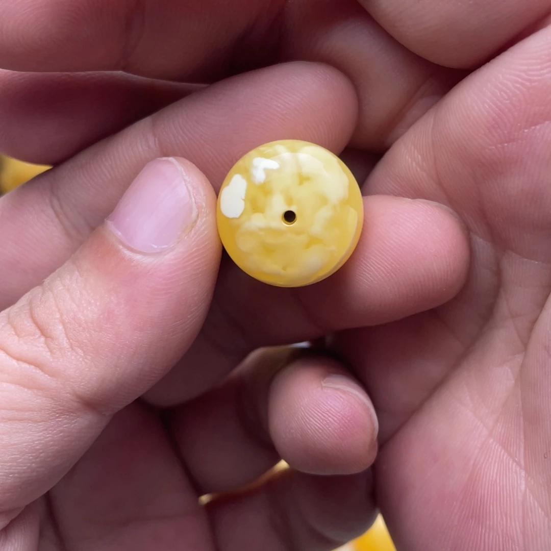 琥珀未镶嵌颈饰琥珀蜜蜡
