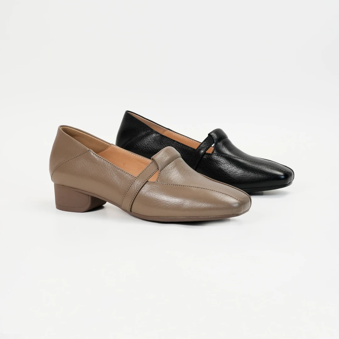 3厘米跟高春季新款单鞋新年穿新鞋方头粗跟真皮女士休闲时尚舒适