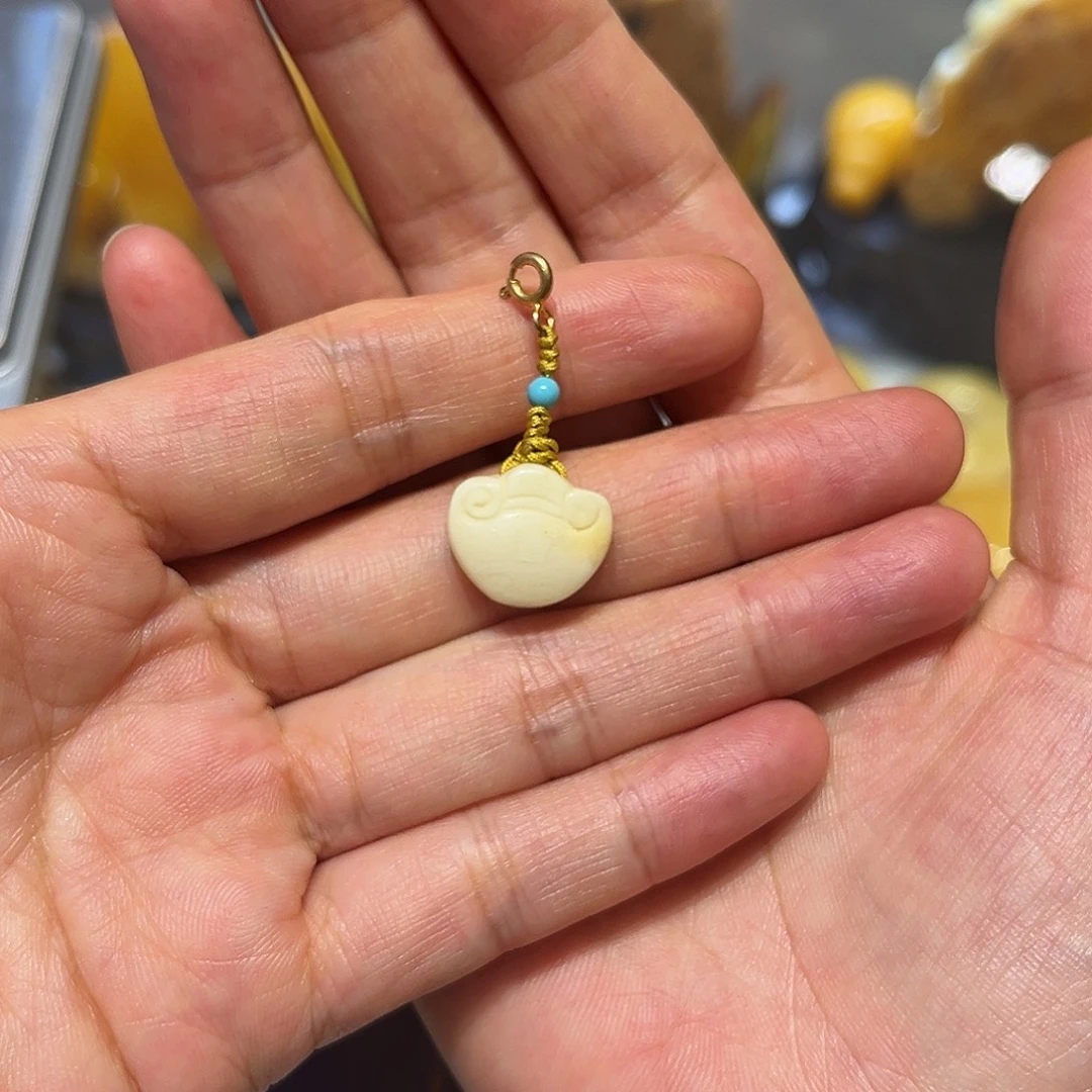 琥珀未镶嵌颈饰滴流