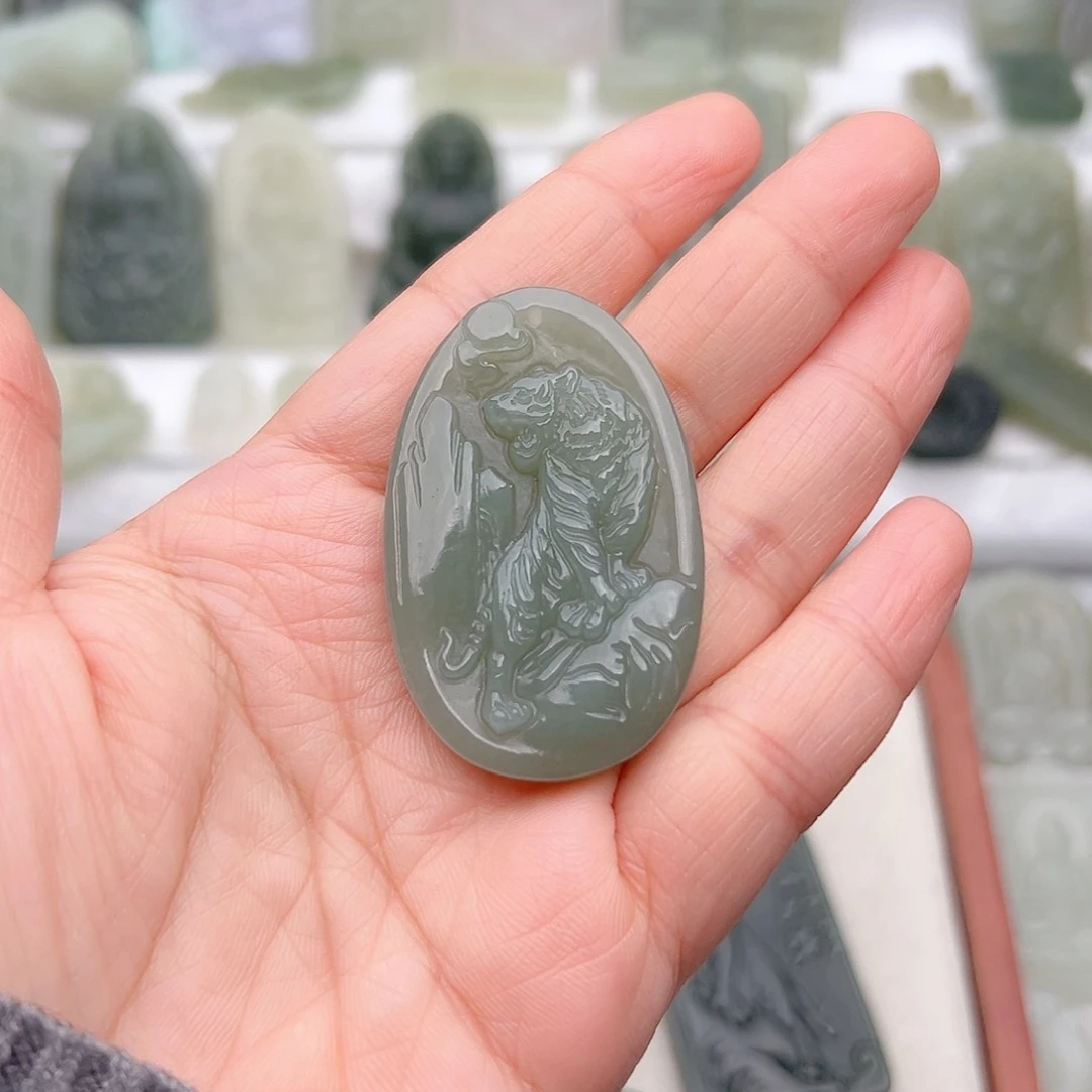 颈饰未镶嵌和田玉情****流