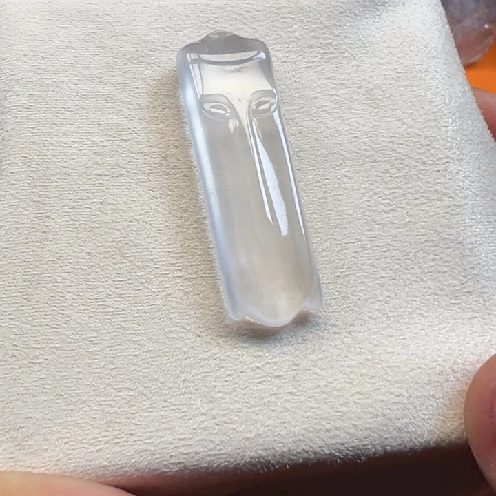 石英质玉未镶嵌颈饰