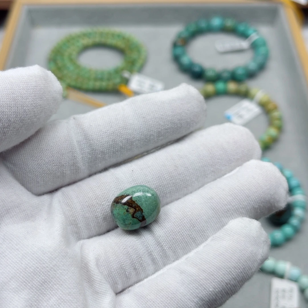 绿松石未镶嵌挂件
