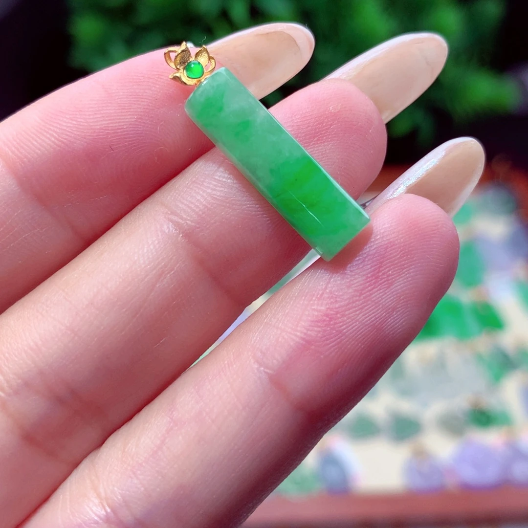 吊坠(不含链)18K金镶嵌翡翠