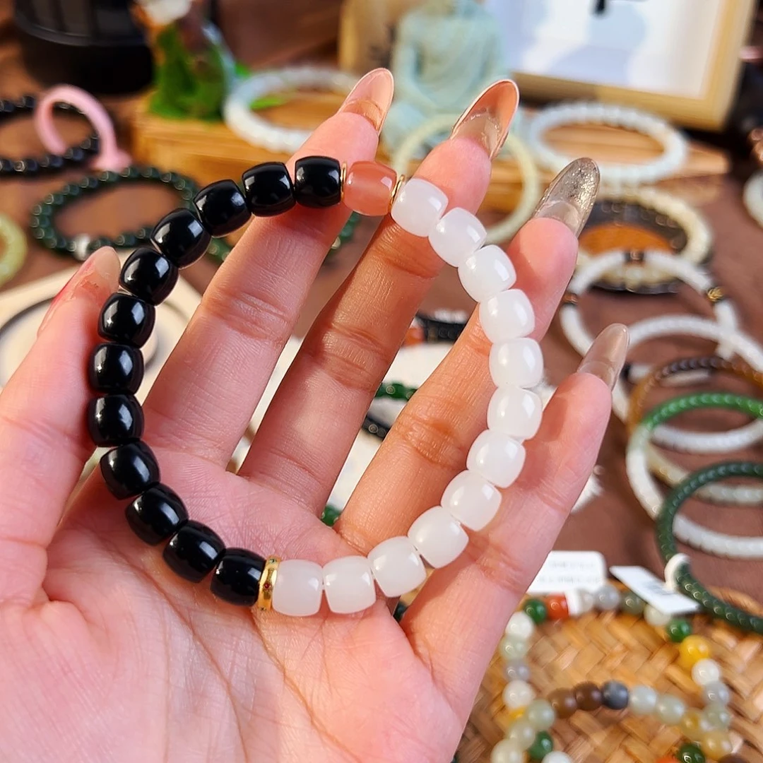 7****和田玉未镶嵌手串