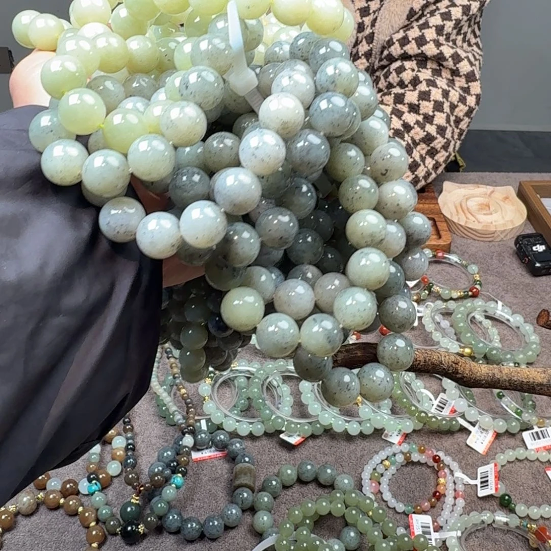 和田玉未镶嵌手链一条任选