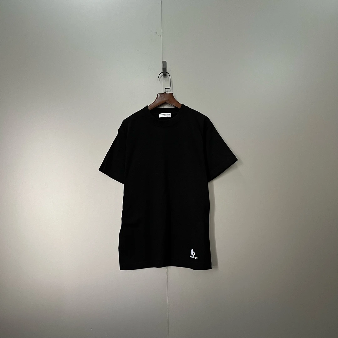 95新 Balenciaga/巴黎世家 a14 黑色刺绣logo短袖 S码/004972