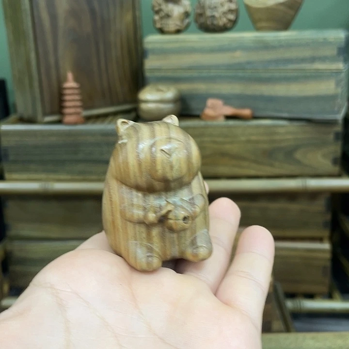 绿檀卡皮巴拉水豚摆件