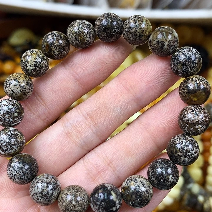 未镶嵌琥珀珠宝奇石