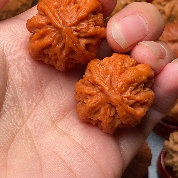 文玩核桃吊坠京八棱