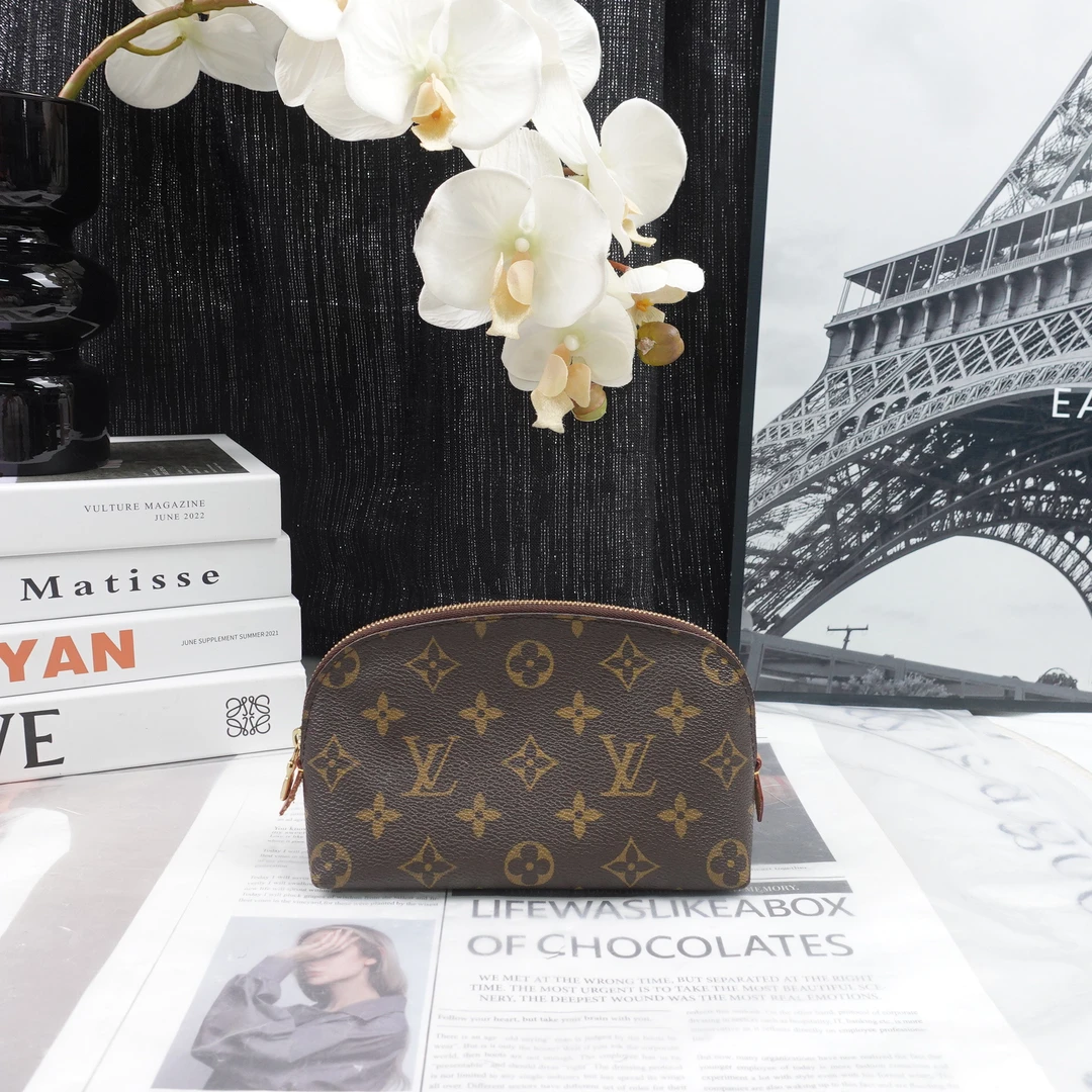 95新 LouisVuitton/路易威登 手拿包/T20270259