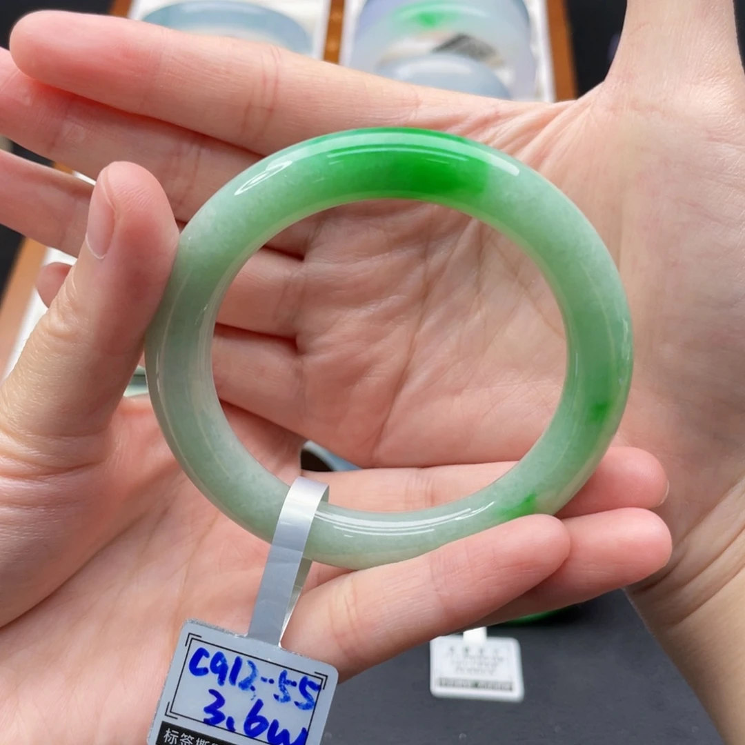 未镶嵌手镯翡翠52辣绿
