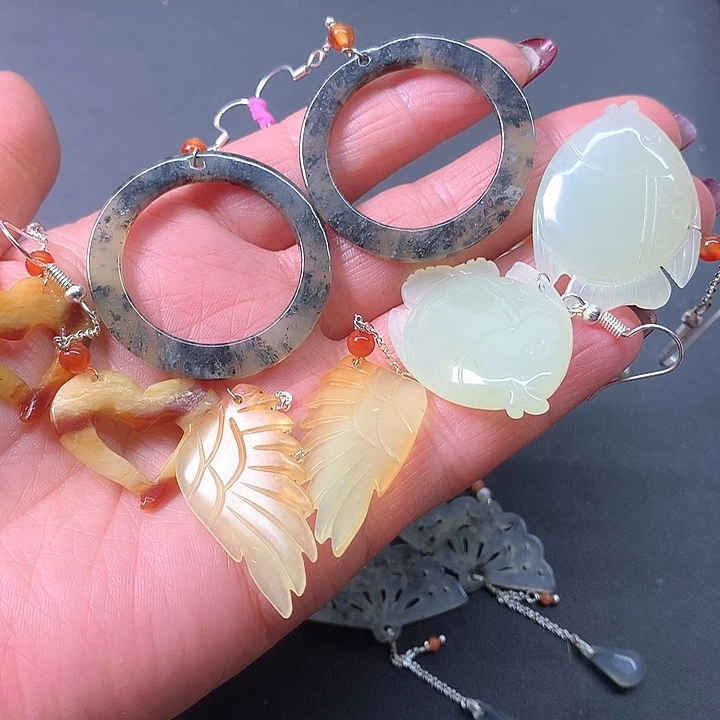 蛇纹石玉耳饰未镶嵌闹*