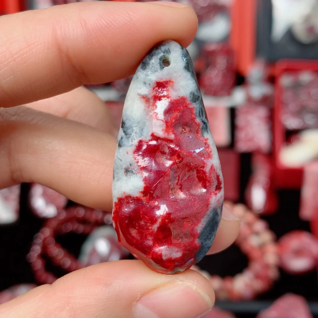 天然辰砂天然吊坠