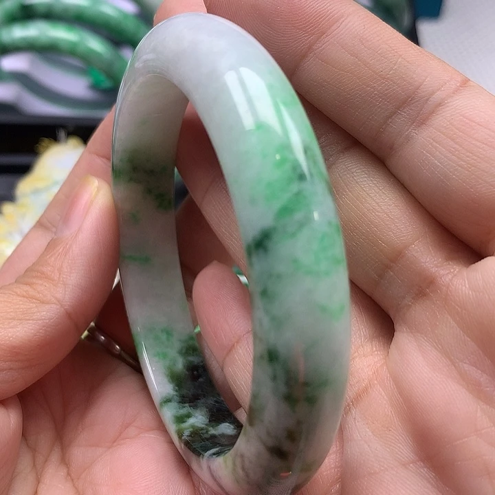 翡翠未镶嵌手镯翡翠