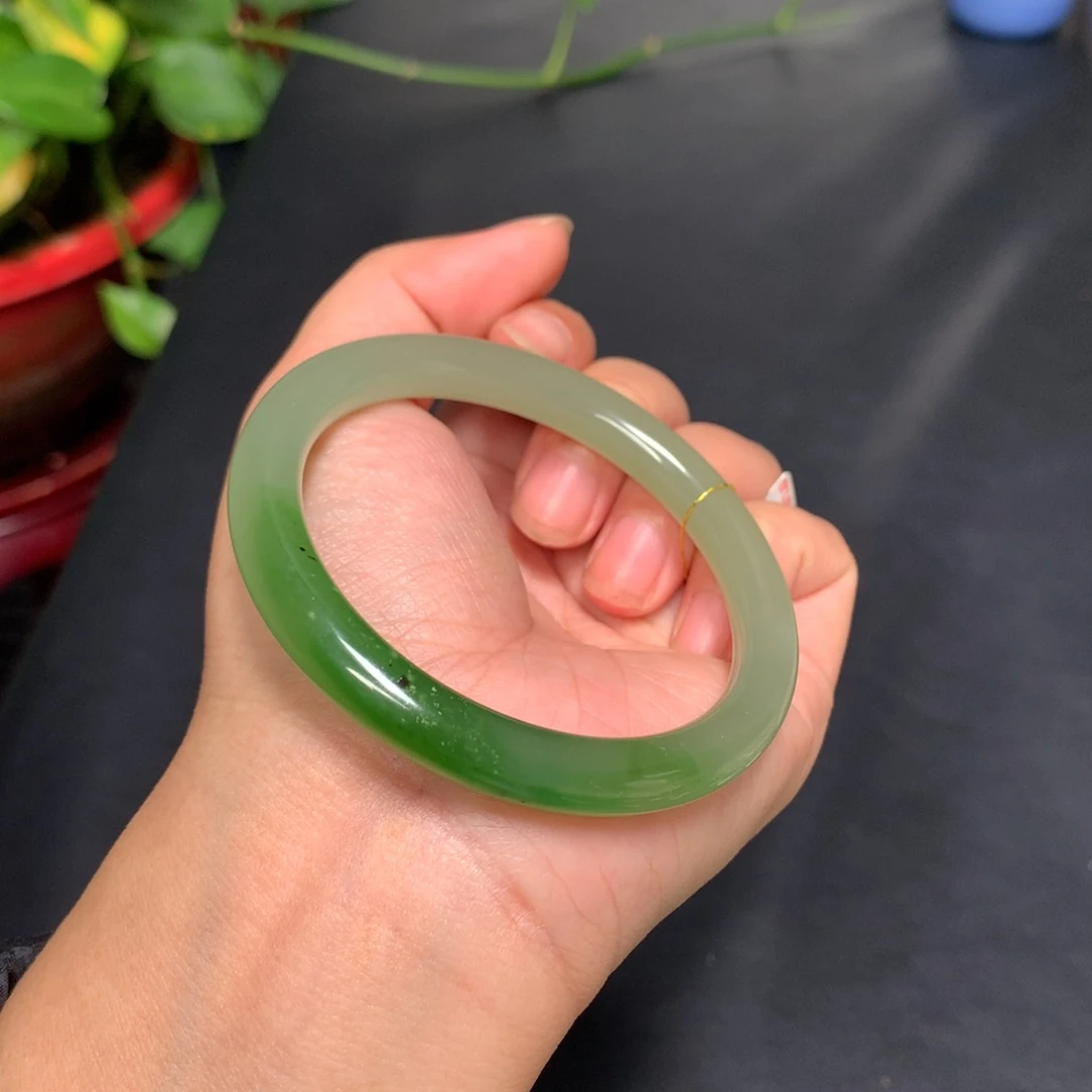 未镶嵌手镯和田玉56