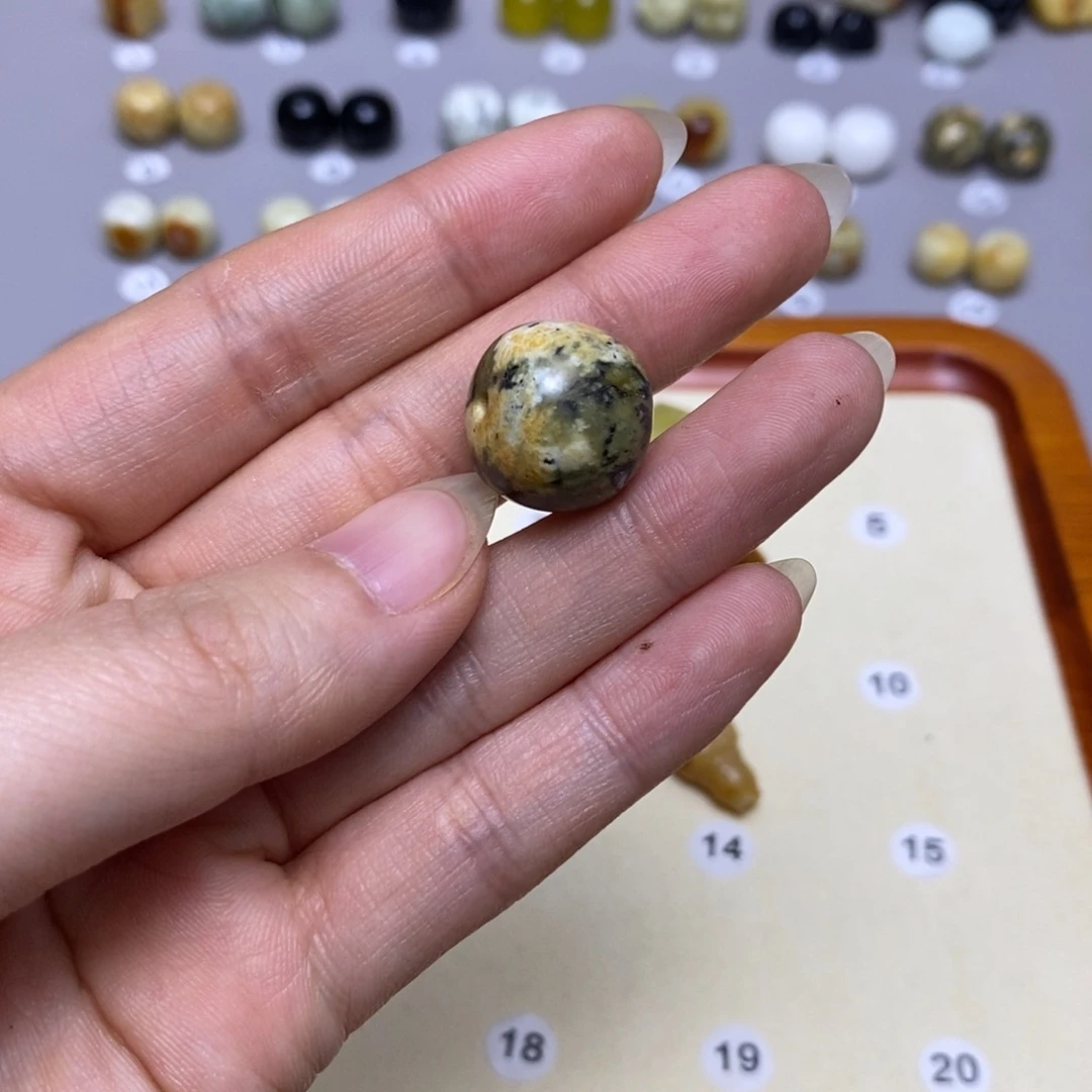 蛇纹石玉配饰合金随****梅