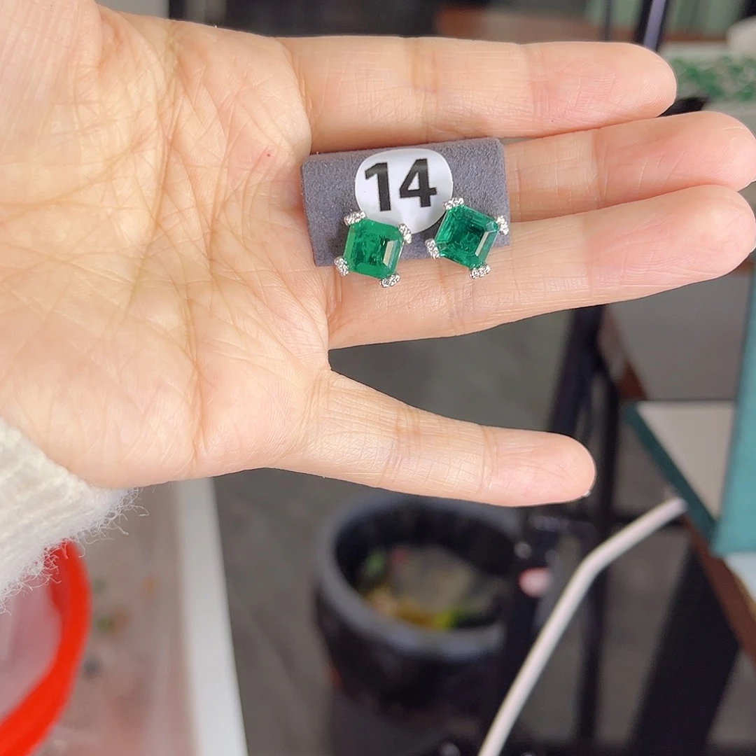 银S925镶嵌耳饰祖母绿