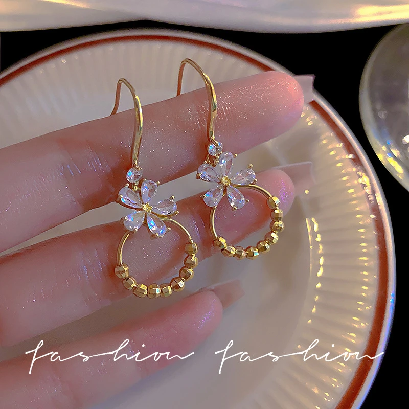 铜合金锆石耳饰 新款潮爆款耳环女气质高级感锆石耳坠复古精致耳