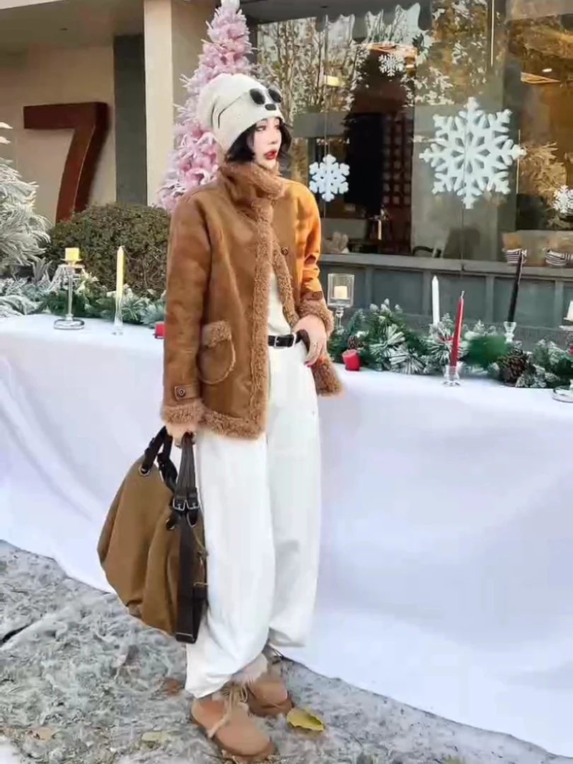 网红爆款时髦上衣女款女秋冬加绒加厚保暖宽松仿羊羔毛外套潮冬季