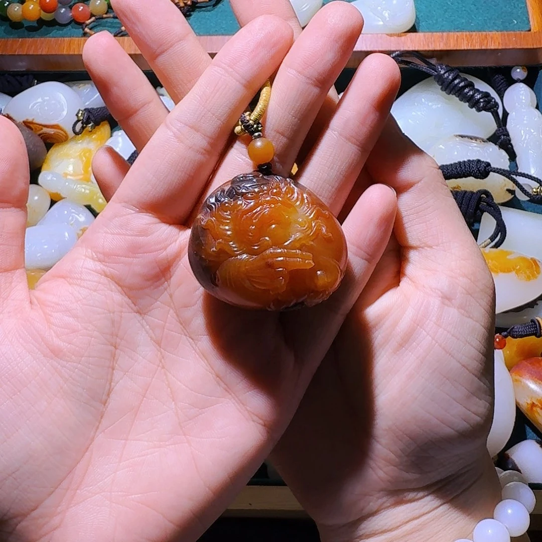 小***）和田玉未镶嵌颈饰