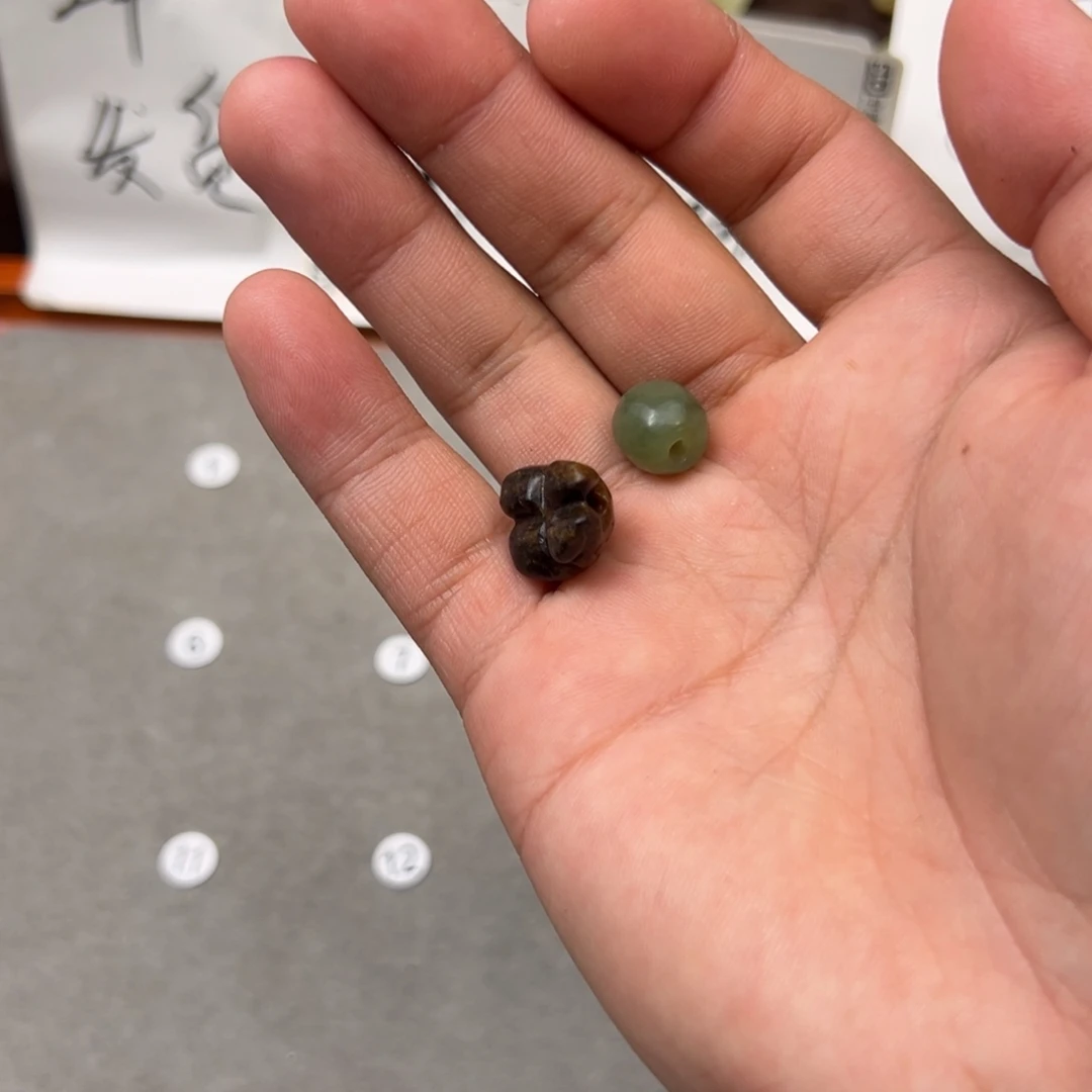 闹***巷岫岩河磨玉（透闪石质玉）未镶嵌颈饰