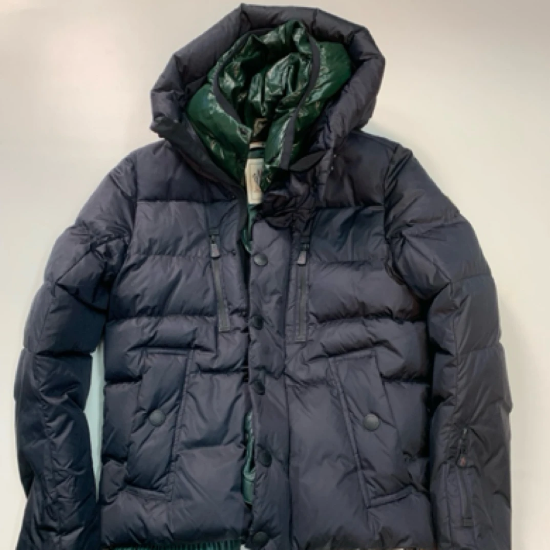 99新 MONCLER 奢小二/黑色羽绒服/2码/公价15900/99新