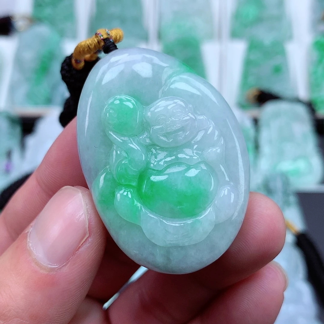翡翠颈饰未镶嵌翡翠吊坠