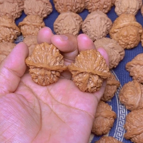 【闪购商品】文玩核桃吊坠林*浪苹果40