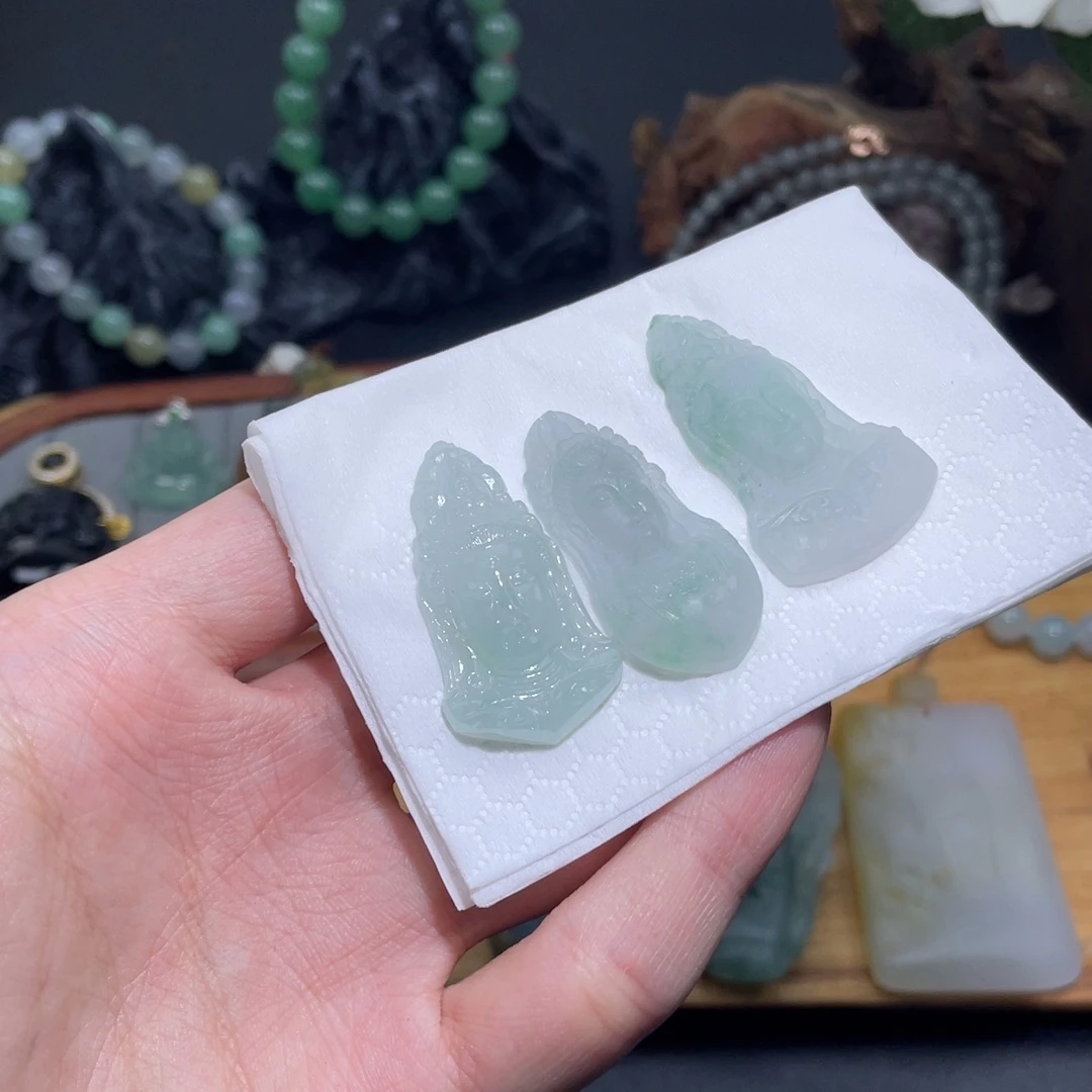 定制翡翠未镶嵌吊坠月入百万发其一