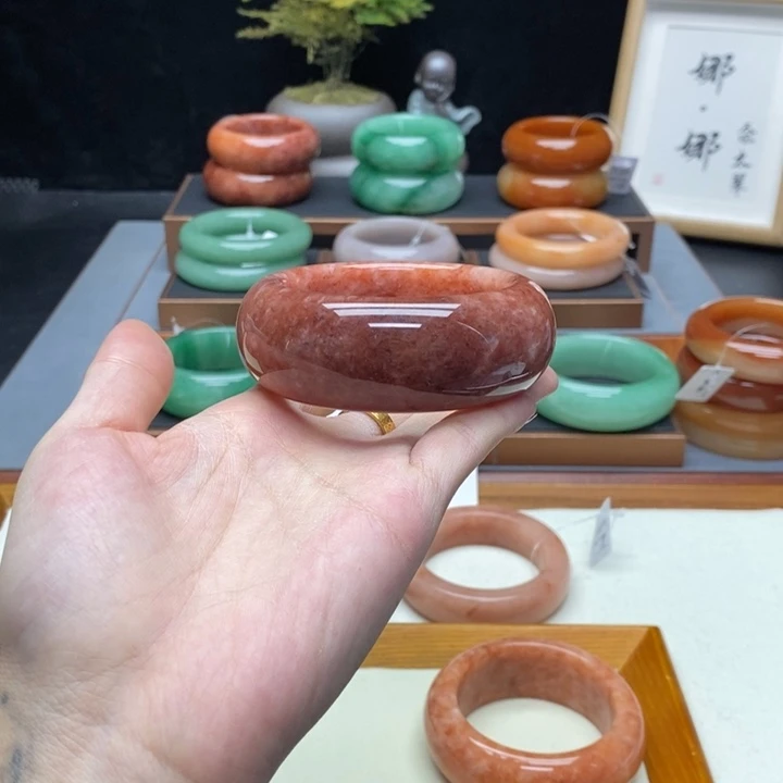 用***7石英质玉未镶嵌佘
