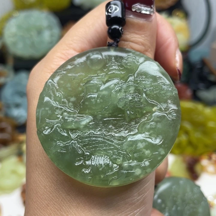 蛇纹石玉未镶嵌颈饰