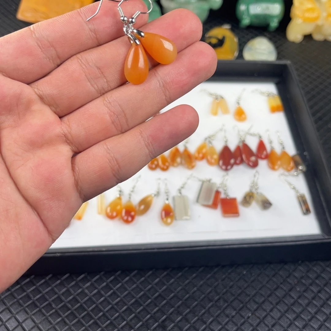黄***鸣石英质玉（非洲翠）未镶嵌摆件