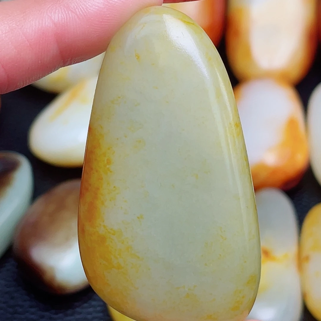 和田玉未镶嵌珠宝奇石