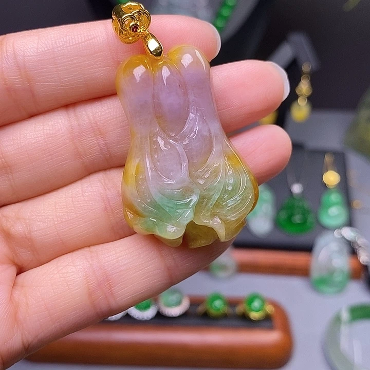 吊坠(赠链)未镶嵌翡翠