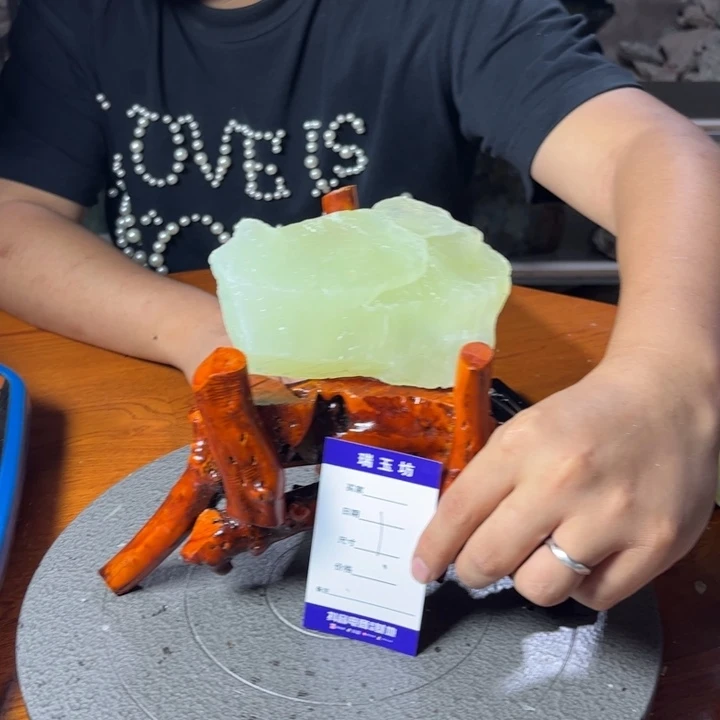 蛇纹石玉未镶嵌天然岫玉四大名玉