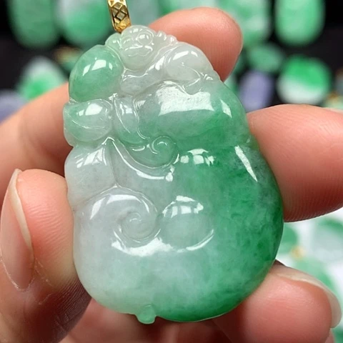 翡翠吊坠(不含链)18K金镶嵌