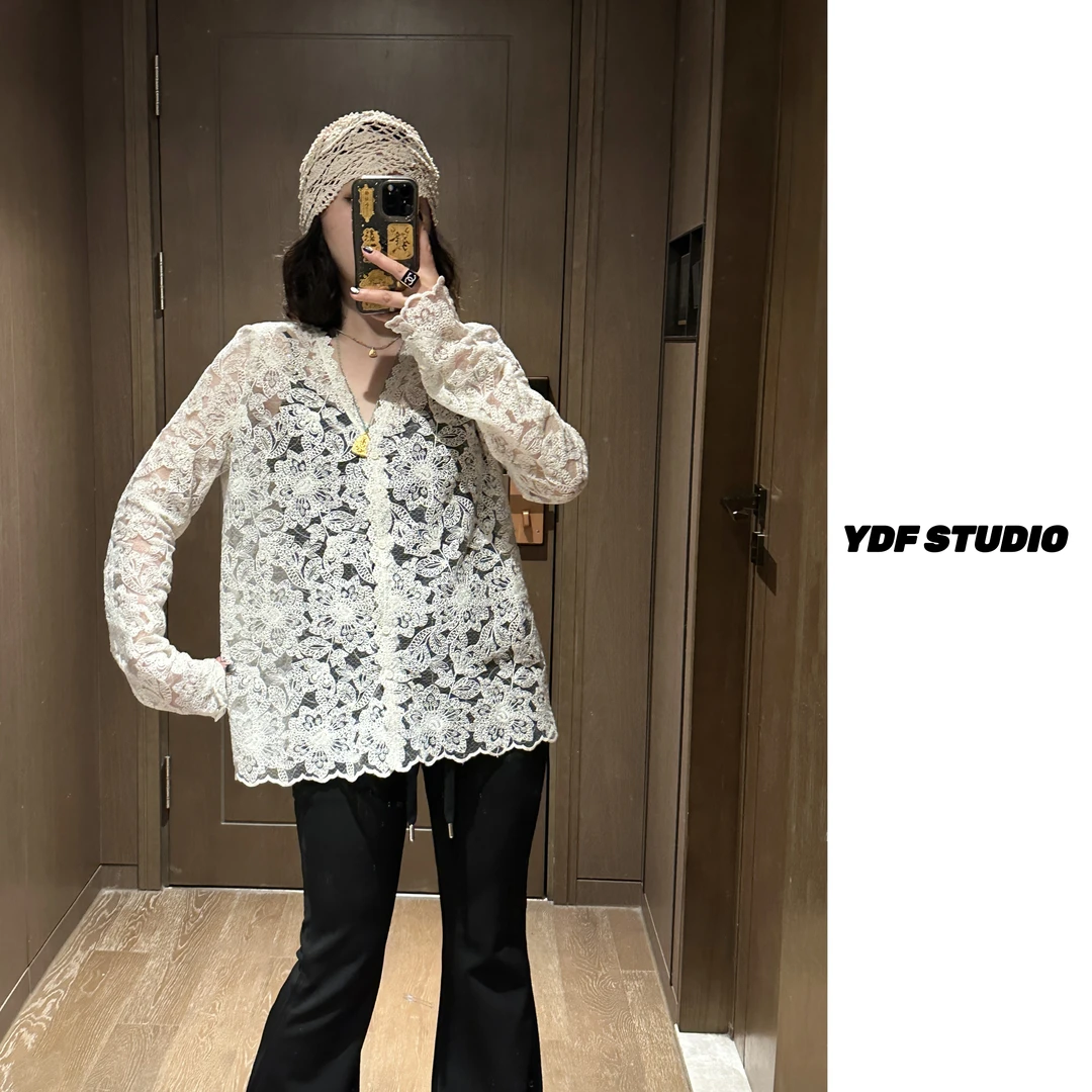 YDFSTUDIO小众【芊芊月色】早春高品蕾丝刺绣提花设计百搭V领蕾丝衫