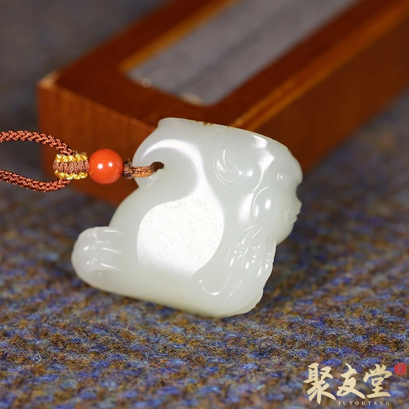 聚友堂王伟玉雕19.7克新疆和田玉籽料独籽秋梨皮金蟾玉蟾蜍挂件