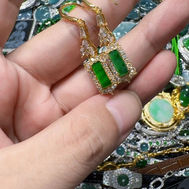 翡翠未镶嵌颈饰天然A货翡翠放漏